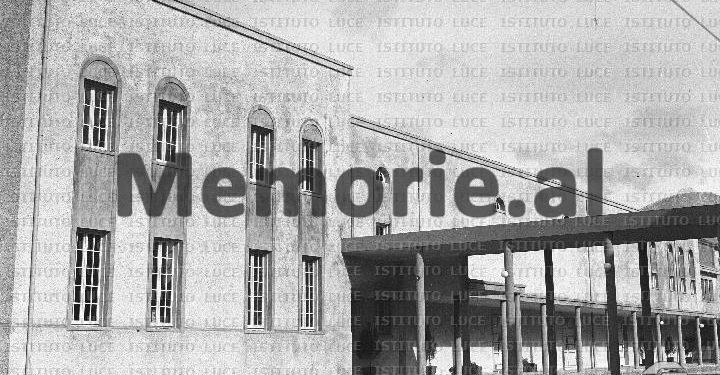 10 foto të panjohura të Teatrit Kombëtar në vitin 1939 kur sapo ishte pagëzuar Teatri “Savoja”/ Nga pamja ballore e godinës, te salla dhe ambientet e brendëshme