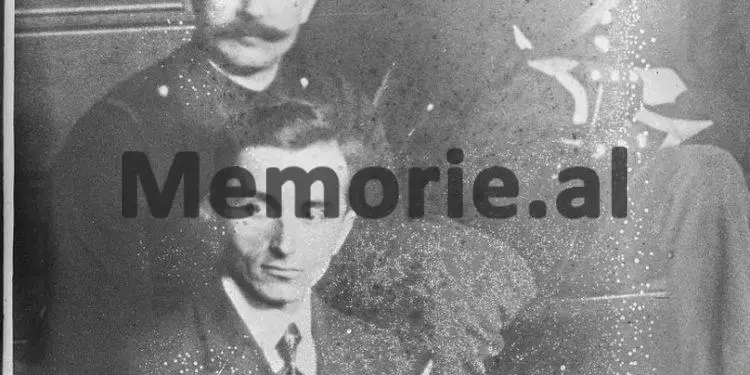 “Gjatë një dreke te familja Mëniku, babai im s’pranoi t’ia jepte Enverit nagantin, që ai i’a kërkoi për kujtim dhe…”/ Dëshmia e nipit të Sejfi Vllamasit