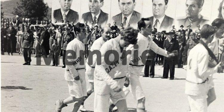 Unknown photos / How May Day was celebrated during the communist period: From the leadership that greets the working class which “passes happily”, to the imitations of “enemies”, such as Mehdi Frashëri, Qazim Mulleti, etc.