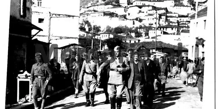 “Në Plenumin e Beratit Enveri u përjashtua nga funksionet drejtuese në Parti, por ai gati i përlotur, u lut që ….”/ Dëshmia e rrallë e ish-zv/ministrit të Brendshëm, miku i ngushtë i Malëshovës