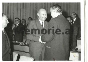 “Si e shoqërova për 12 vite krye-komunistin e Polonisë, që rrinte ilegalisht në vila sekrete, ku vinin Enveri, Hysniu, Ramizi dhe…”/ Dëshmia e rrallë e përkthyesit