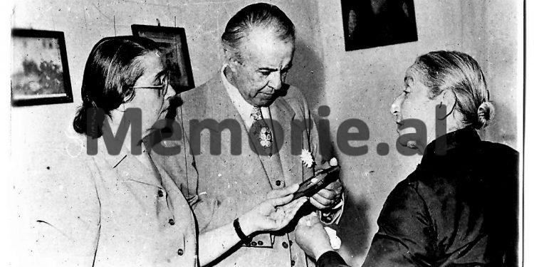 “Enveri s’ua dha pensionin e ‘Heroit të Popullit’, familjeve të Qemalit dhe Vasil Shantos, por ndërhyra unë tek…”/ Dëshmia e ish-nënkryetarit të Gjykatës së Lartë