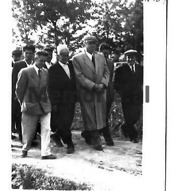 Rrëfimi i korrierit: “Babai im dyshonte te Enveri, por Qazim Mulleti i tha: Xan, ky është i yni…’, kurse më 4 maj ’42, shoqëruesin e Qemal Stafës, “Hekurin” e nisën në….”