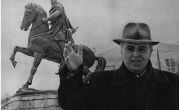 “Muzeu i Skënderbeut mos të jetë aty si çiban, as si kullë, ç’mund të marrim nga kullat, por të bëhet si shtëpia e Zekatëve, pasi…”/ Fjala e Enverit në Byro