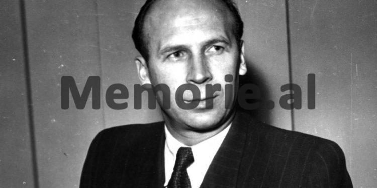 “Si e shoqërova për 12 vite krye-komunistin e Polonisë, që rrinte ilegalisht në vila sekrete, ku vinin Enveri, Hysniu, Ramizi dhe…”/ Dëshmia e rrallë e përkthyesit