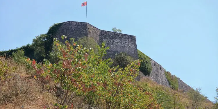 “Unë me motrën e dy vëllezërit ishim komunistë, me punë në Kryeministri, “Zëri i Popullit” etj, kurse vëllai i madh, vuajti 16 vite burg, dhe vdiq në mjerim, pasi…”/ Historia tragjike