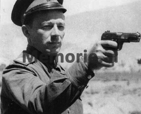 “Ishte toger i Sigurimit në Durrës, e dërguan me mision sekret në Greqi dhe s’u kthye më, në ’66-ën na thanë se…”/ Dëshmia e vëllait dhe e “kolegëve” të tij