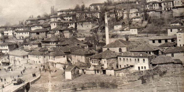 Biseda e Enverit: “Për të prishur një xhami, në asnjë mënyrë s’duhet me u acaru me popullin, mos provokoni, po se shembët sot…”