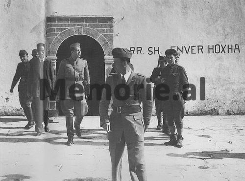 “Në Plenumin e Beratit Enveri u përjashtua nga funksionet drejtuese në Parti, por ai gati i përlotur, u lut që ….”/ Dëshmia e rrallë e ish-zv/ministrit të Brendshëm, miku i ngushtë i Malëshovës