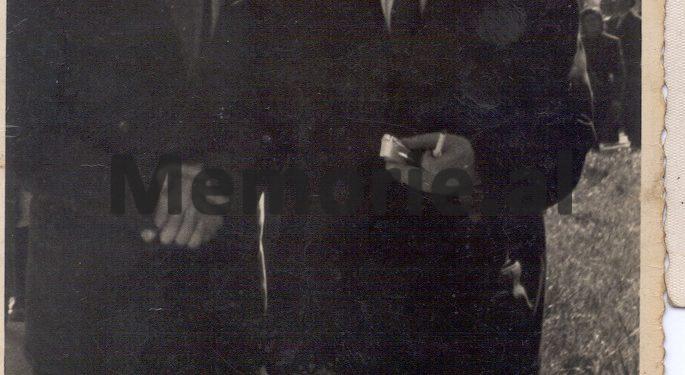 “Enveri pushkatoi dhe burgosi të gjithë shokët e Qemalit, shoqëruesin e tij dhe familjen tonë, unë u dënova katër herë me burg politik, sepse…” Dëshmia e korrierit