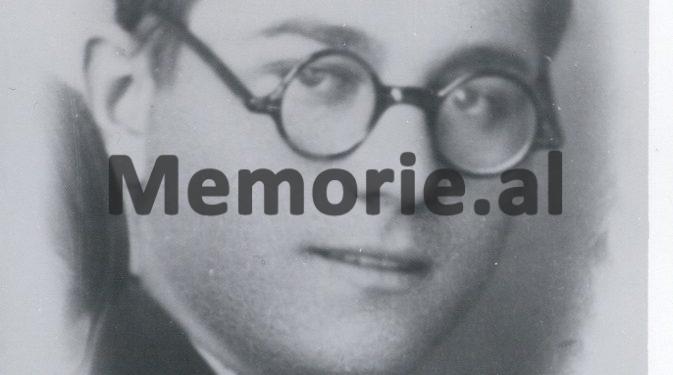 Rrëfimi i korrierit: “Babai im dyshonte te Enveri, por Qazim Mulleti i tha: Xan, ky është i yni…’, kurse më 4 maj ’42, shoqëruesin e Qemal Stafës, “Hekurin” e nisën në….”