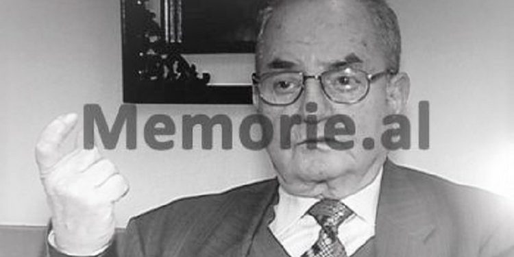 “Grupi i agjentëve polakë’, në ’75-ën ishte hakmarrje e Enverit ndaj Gomulkës, por ndërhyri Hysni Kapo që tha…”/ Dëshmia e rrallë e ish-ambasadorit