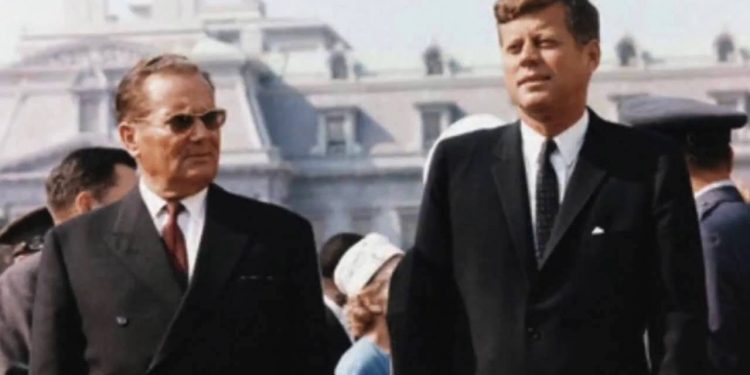 “Hoxha pyeti me gjysmë zëri Titon se ç’do të bëhet me Kosovën”