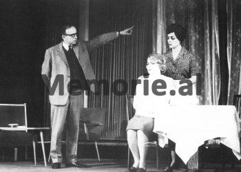 Hysni Kapo: “Në Teatër ka njerëz me lakra në kokë’,… Manush Myftiu: ‘Sherri Mita me baba të arratisur, drama e tij me frymë social-demokrate, prandaj’…”