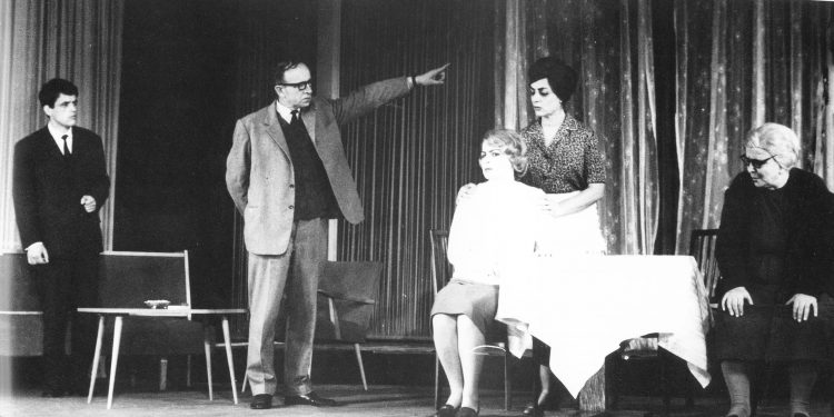 Kur Byroja Politike alarmohej për Teatrin/ Raporti: “Ja çfarë ndodh me regjizorët e aktorët si, Mani, Frashëri, Luca, Mima, Pitarka, Kristofori, Trebicka, etj.”