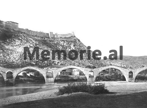 “Në qelitë e burgut në Shkodër pasi më lidhën këmbë e duar me tela, më torturuan barbarisht dhe…”/ Historia e panjohur e shkodranit që ruajti maskën e Fishtës