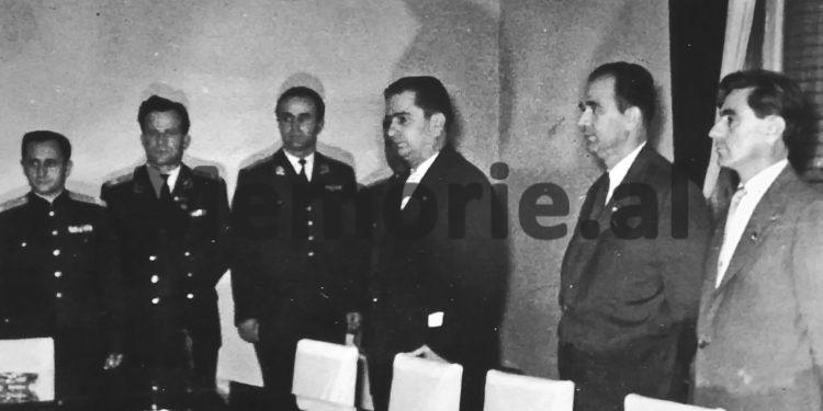 “Pasi e burgosën shtatë herë, në ’74-ën, Sigurimi e zhduku pa gjurmë babanë tim, kapiten Sami Bineri, kurse mua që isha shtatzënë, më…”/ Dëshmia tragjike e së bijës