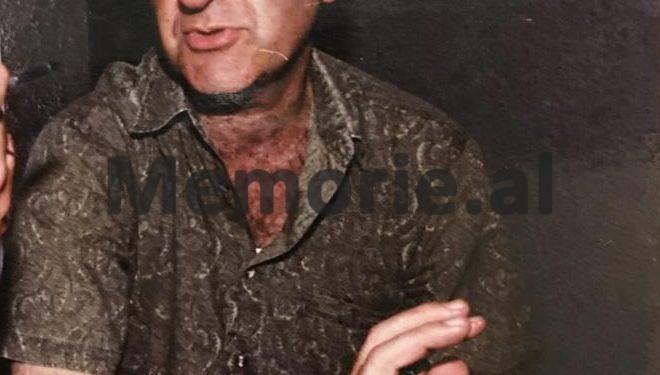 “Nata në vilën me xhaxhanë e vdekur dhe varrimin të nesërmen…”/ Dëshmia e nipit të ish-kryeministrit Shehu edhe për misterin e katër vetëvrasjeve në shtëpinë e tyre