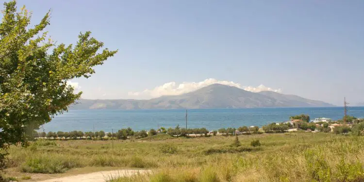 “Jo komunistët, por unë i hodha në erë depot e Rradhimës që i’u bë filmi ‘Në fillim të verës’ dhe pas aksionit, Hysni Kapo më tha…”/ Dëshmia e ballistit të riatdhesuar