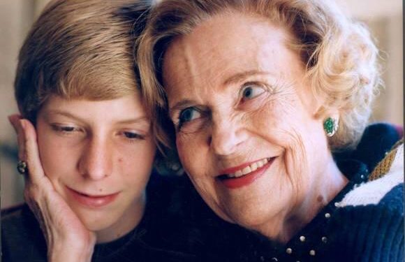 Si u realizua kthimi i Familjes Mbretërore shqiptare në atdhe