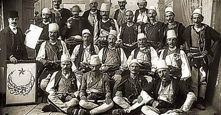 Kur malsorët e Hotit, Trieshit dhe Grudës, me në krye Patër Anton Harapin, Fishtën dhe Gurakuqin, në vitin 1918 i dërguan një memorandum Kancelarive të Perëndimit