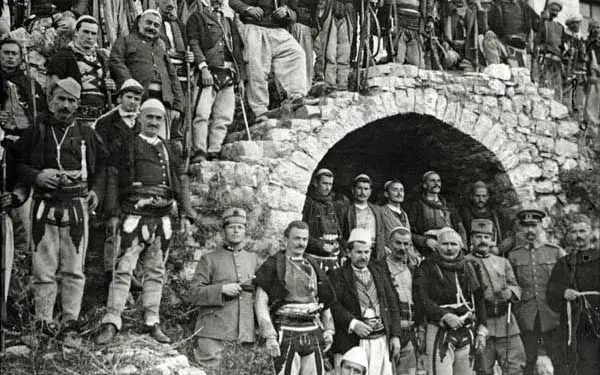 Kur malsorët e Hotit, Trieshit dhe Grudës, me në krye Patër Anton Harapin, Fishtën dhe Gurakuqin, në vitin 1918 i dërguan një memorandum Kancelarive të Perëndimit