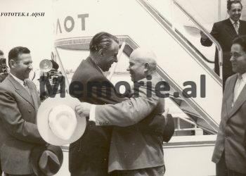 Letra e Enverit për Hrushovin: “Një ish-diplomat polak në Tiranë, hyri në përfaqësinë tonë në Varshavë dhe nxorri pistoletën për të vrarë ambasadorin, por…”