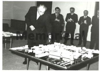 “Muzeu Historik Kombëtar nuk duhet të ketë xhamllik në katin e parë, që të duken si vitrina dyqanesh, por…”/ Fjala e Enverit në Byronë Politike