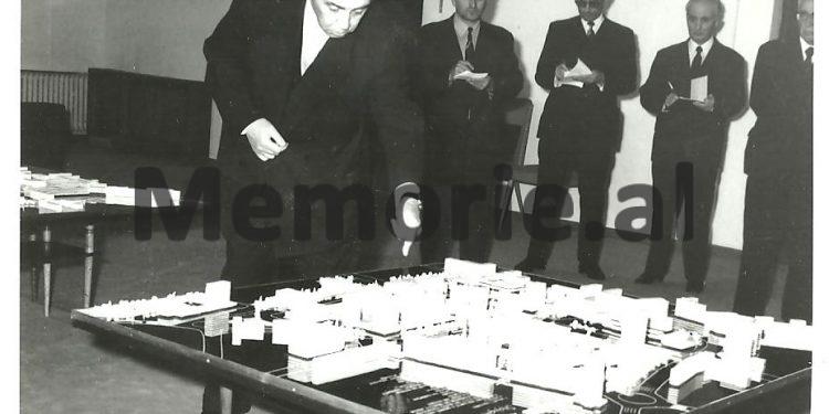 “Muzeu Historik Kombëtar nuk duhet të ketë xhamllik në katin e parë, që të duken si vitrina dyqanesh, por…”/ Fjala e Enverit në Byronë Politike