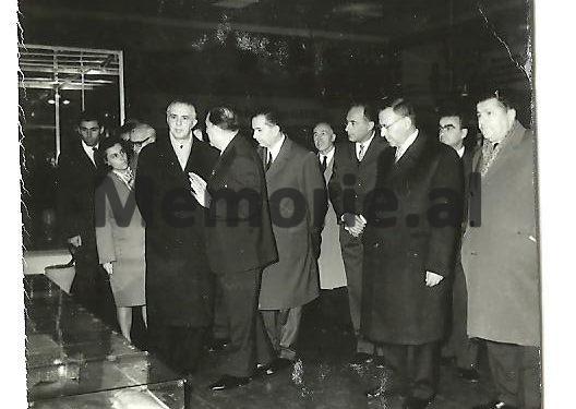 “Muzeu Historik Kombëtar nuk duhet të ketë xhamllik në katin e parë, që të duken si vitrina dyqanesh, por…”/ Fjala e Enverit në Byronë Politike