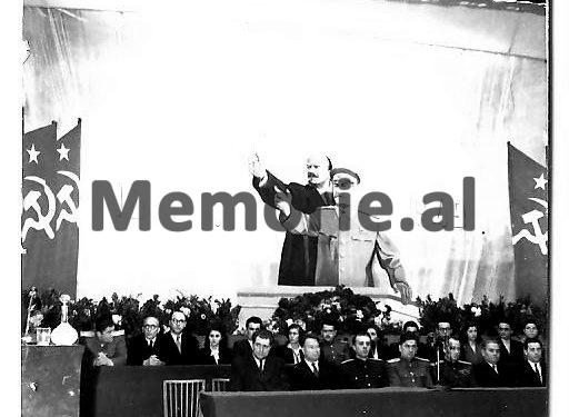 “Ambasadori juaj në Tiranë po mbledh informata në Durrës, Elbasan, etj., dhe i’u tha gjeneralëve tanë në Rinas, se…”/ Letra e Enverit për Kremlinin