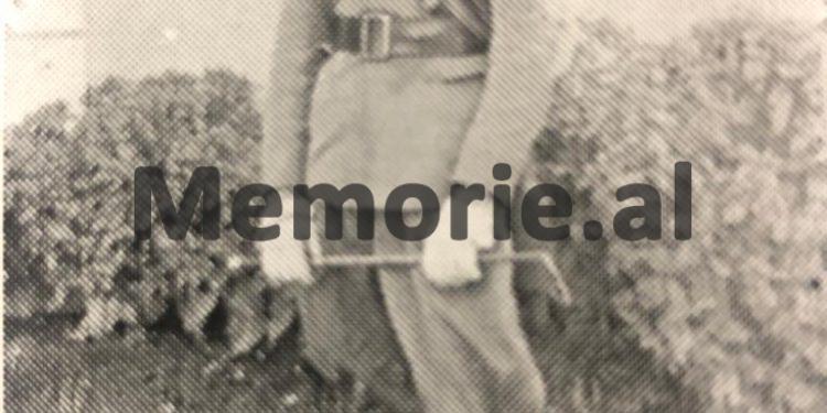 “Nënën e nxorrën nga burgu i Gjirokastrës dhe i ngarkonin një thes me kripë në kurriz, por rrugës, disa familje komuniste e pështynin dhe e…”/ Dëshmia e të birit të kapitenit të Zogut