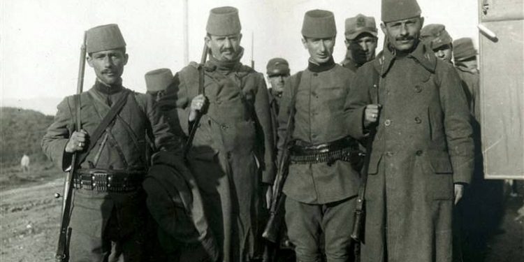 “Ushtarët serbë të mbushur me morra, me rroba të shqyera dhe pa këpucë, i dorëzonin armët për një pulë apo gjel deti, dhe…”/ Dëshmia e gjeneralit Italian, Emilio Bertotti