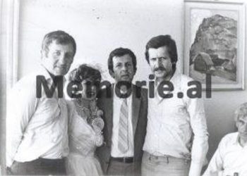 “Night in the villa with the dead uncle and burial the next day”. Testimony of the nephew of former Prime Minister Shehu about the mystery of the four suicides in their home…