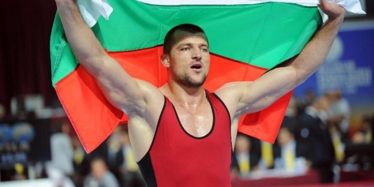 “Në Finlandë, si nënkampione bote, më ofruan një ‘Benz’ që s’e pranova, kurse në Shkodër, kur lashë sportin, një libër të Enverit dhe ‘Axhustator i dalluar’…”/ Dëshmia e legjendës së mundjes