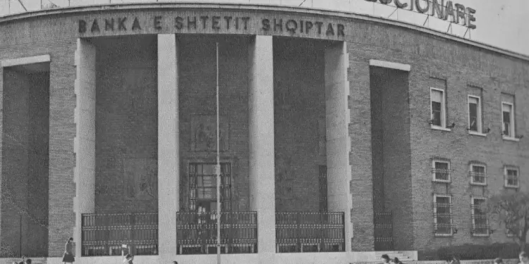 “Si u’a morëm pasuritë në miliona USD, që kishin jashtë 10 shqiptarët më të pasur, duke…”/ Raporti sekret i ’62-it me shënimin e Enverit