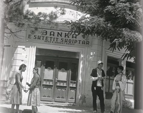 “Si u’a morëm pasuritë në miliona USD, që kishin jashtë 10 shqiptarët më të pasur, duke…”/ Raporti sekret i ’62-it me shënimin e Enverit