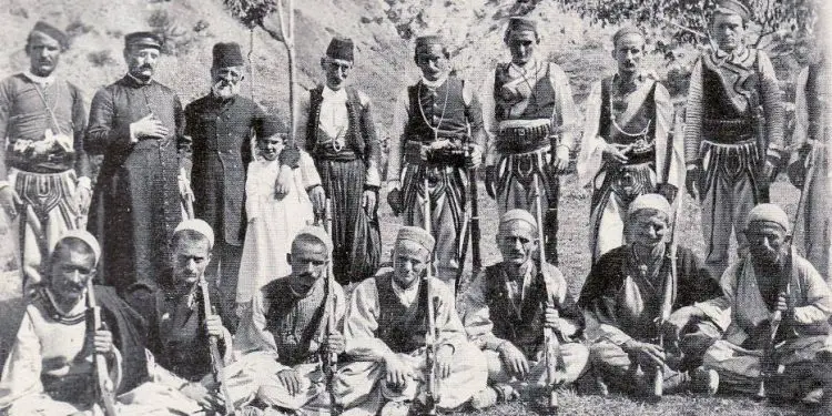 Kur malsorët e Hotit, Trieshit dhe Grudës, me në krye Patër Anton Harapin, Fishtën dhe Gurakuqin, në vitin 1918 i dërguan një memorandum Kancelarive të Perëndimit