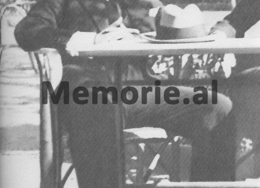 “Aspiratë maniake për madhështi, mosbesues, paranojak dhe…”,/ Zbulohet libri “Shqipëria nën hijen e një tirani”, për Enver Hoxhën që u dērgua në ‘84-ën në disa ambasada në Algjer