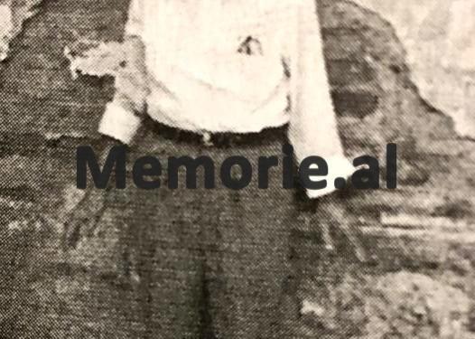 “Vëllai im ishte sekretar gjyqi, por u pushkatua se hodhi një trakt në Tiranë, ku denoncoi…” / Ngjarja tragjike ku Koci Xoxe i premtoi të ëmës se do i falej jeta