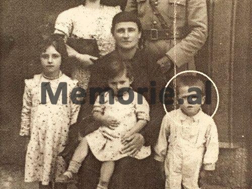 “Me porosinë e Naim Frashërit, gjyshi im hapi shkollat shqipe në krahinën e Dangëllisë, por regjimi komunist na…” / Dëshmia e rrallë e të birit të oficerit të Zogut