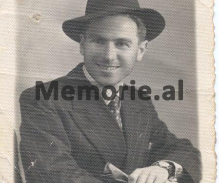 “Në ’46-ën kur isha në kampin e Santa-Farës, me sugjerimin e Toliatit, i bëra letër Stalinit, ku për Enverin i shkruaja…”/ Dëshmia e rrallë e ballistit të arratisur