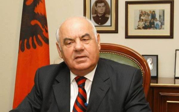 “Po ja…, edhe ne 10 korrikun po festojmë këtu në Brrakë…”/ Kur gjeneral Spiro Moisiu refuzoi Enverin dhe s’shkoi në ‘Pallatin e Brigadave’