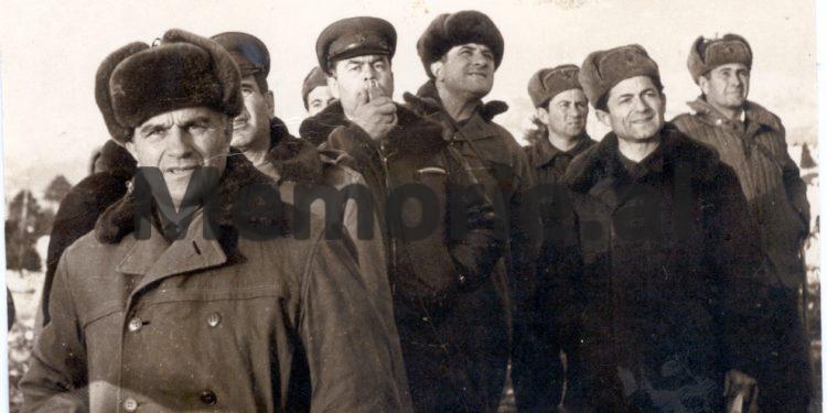 “Po ja…, edhe ne 10 korrikun po festojmë këtu në Brrakë…”/ Kur gjeneral Spiro Moisiu refuzoi Enverin dhe s’shkoi në ‘Pallatin e Brigadave’