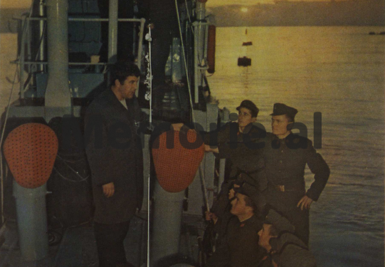 “Në Durrës ka agjentura të huaja, peshkatarët tanë shkëmbejnë plaçka me italianët në det dhe…”/ Raporti “sekret” për Ramiz Alinë