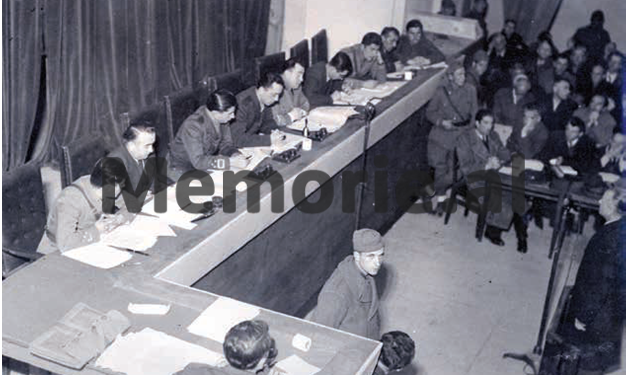 Letra për Mehmet Shehun: “Në kampin e Laçit, trupin e të vrarit që u arratis, e lanë 24 orë në oborr te këmbët e të burgosurve dhe…”/ Denoncimi i Bedri Spahiut nga burgu