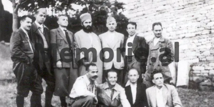 “Po ja…, edhe ne 10 korrikun po festojmë këtu në Brrakë…”/ Kur gjeneral Spiro Moisiu refuzoi Enverin dhe s’shkoi në ‘Pallatin e Brigadave’