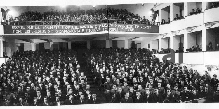 “Nesti Kerenxhi si ministër i Brendshëm, lejoi të survejoheshin anëtarët e Partisë, si në Shkodër dhe Berat, ku shefat e Sigurimit, shkonin dhe…”/ Akuzat e Enverit në ‘48-ën në Korçë