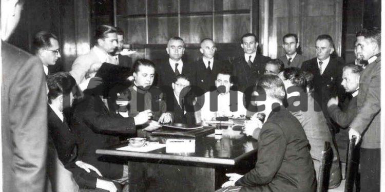 Letra për Mehmet Shehun: “Në kampin e Laçit, trupin e të vrarit që u arratis, e lanë 24 orë në oborr te këmbët e të burgosurve dhe…”/ Denoncimi i Bedri Spahiut nga burgu