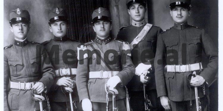 Saga e familjes shkodrane / Nga komandant të Kalasë së Podgoricës, adjutant të Sulltanit dhe miq të Ataturkut, prefektë të Monarkisë, e deri në anijet kozmike në SHBA-ës